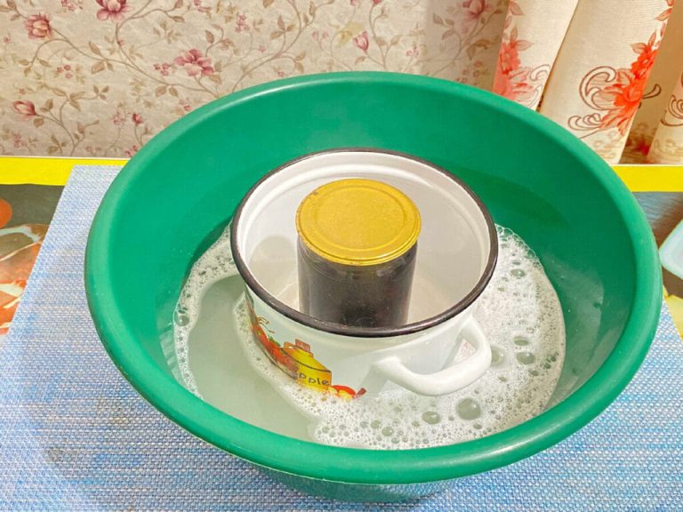 Не знал, что кастрюлю можно почистить так легко. Cпособ спасает, когда появляется на кастрюле стойкий налипший жир, нагар!