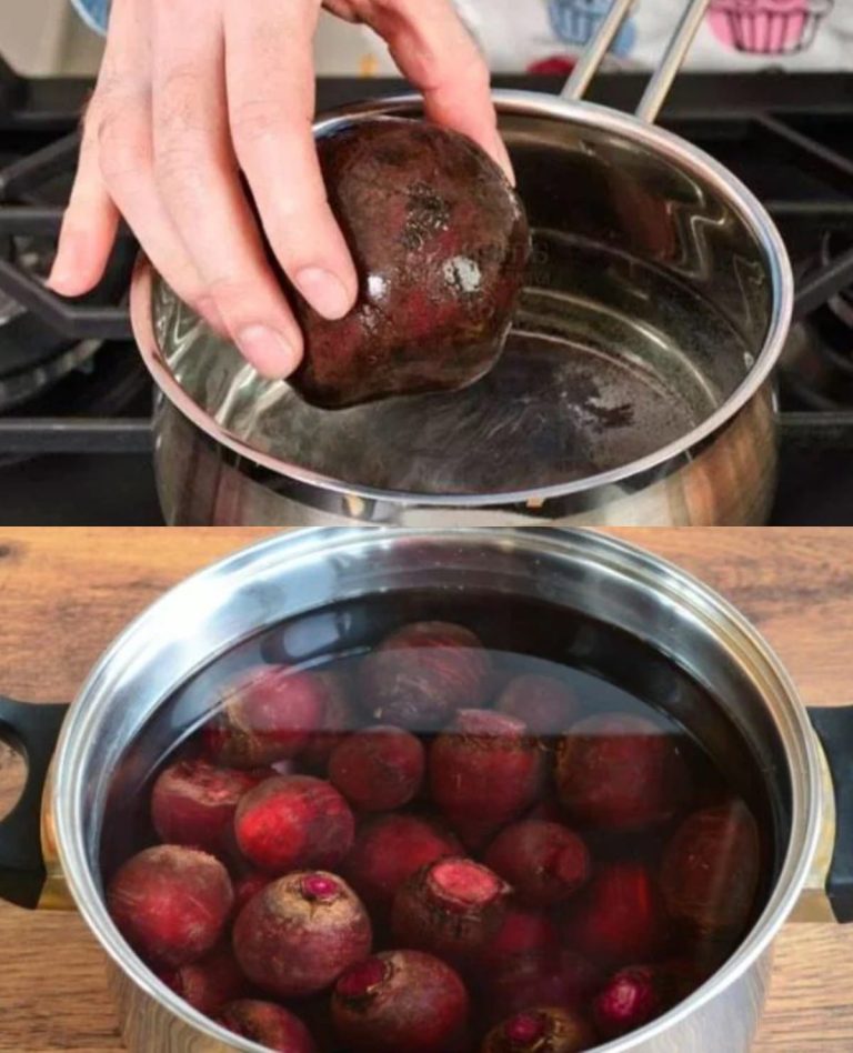 Варить час не нужно, 15 минут достаточно. Делюсь хитростью, как отварить свеклу в 4 раза быстрее и без противного запаха