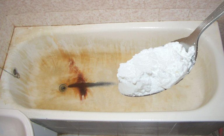 Как избавиться от ржавых подтёков на ванне: недорогой, быстрый и эффективный способ!