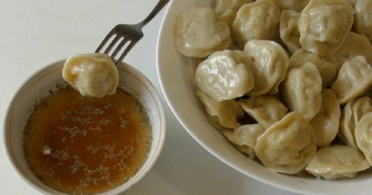 Почему советские люди кушали пельмени с уксусом? Рассказываю!