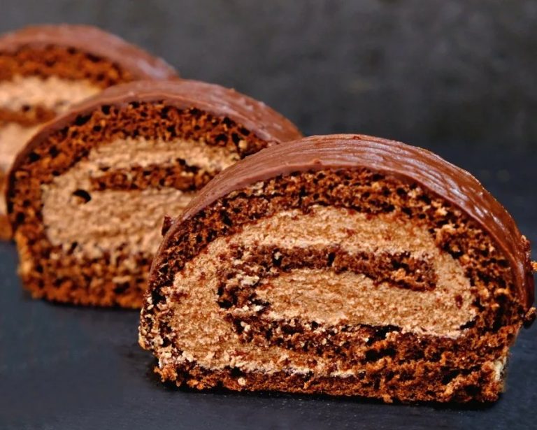 Бисквитный рулет «Прага»! Этот рулет советую приготовить всем — объедение!