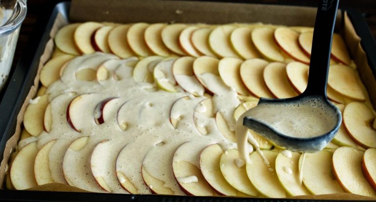 Яблочный пирог по немецкому рецепту. Сейчас такие торты никто не печет!