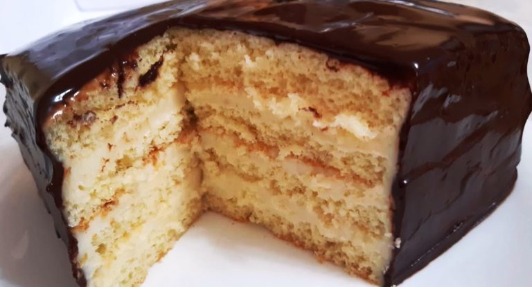 Все смешал и готово: сочный торт без пропитки за 30 минут. Тающая Чародейка!