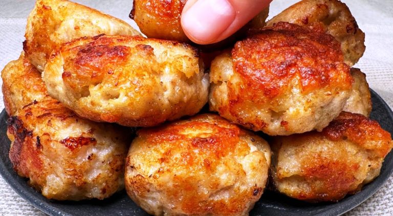 Дайте медаль тому, кто придумал этот рецепт. Сочные котлеты с тающей во рту начинкой