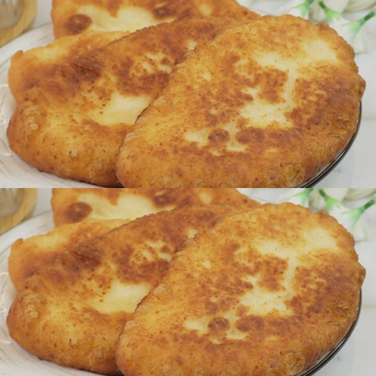 Не лепешки и не пирожки, что-то среднее. Очень вкусная выпечка будет готова за 5 минут: тоненькое воздушное тесто, чудесная корочка