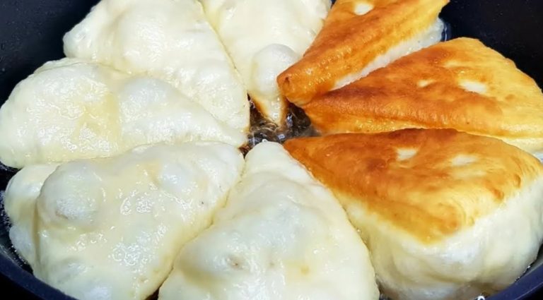 Беру кефир и манку. Лепешки из детства: научила всех подруг так готовить!