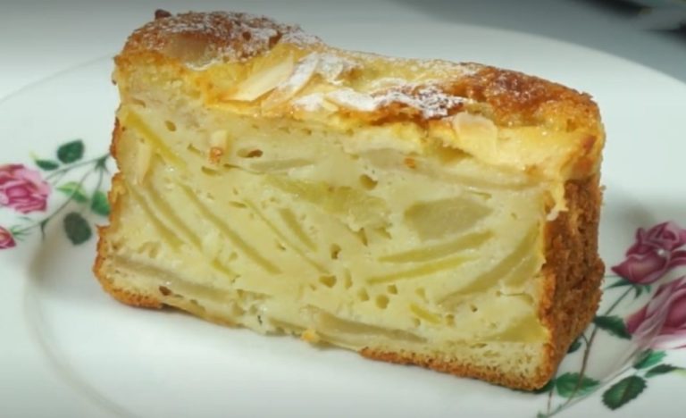 Делюсь рецептом: как приготовить невидимый яблочный пирог. Много яблок и мало теста!