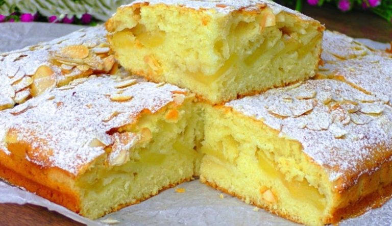 Нереально вкусный яблочный пирог. Все смешал и в духовку: просто и вкусно!