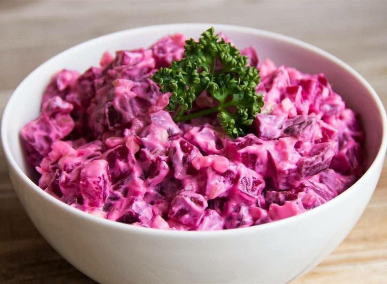 САЛАТ “ВИОЛЕТТА” – безумно вкусно! Просто на расхват! На праздничном столе его не будет уже через 5 минут!