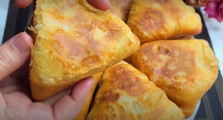 Беру 1 стакан кефира и готовлю быстрые пирожки. Рецепт за 10 минут: ем каждый день и не надоедает