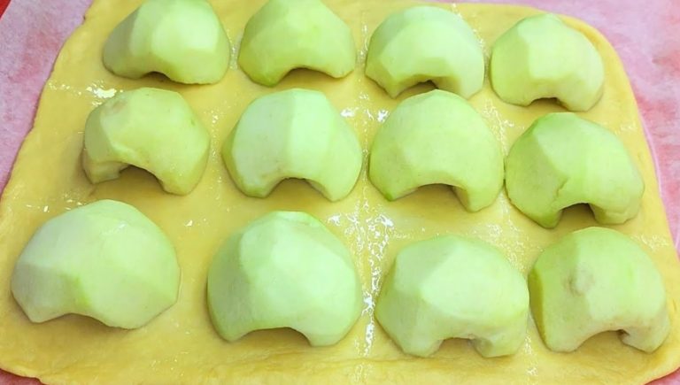 Беру 6 яблок и немного муки: так мало кто готовит. Лучший пирог, который я пробовала в своей жизни!