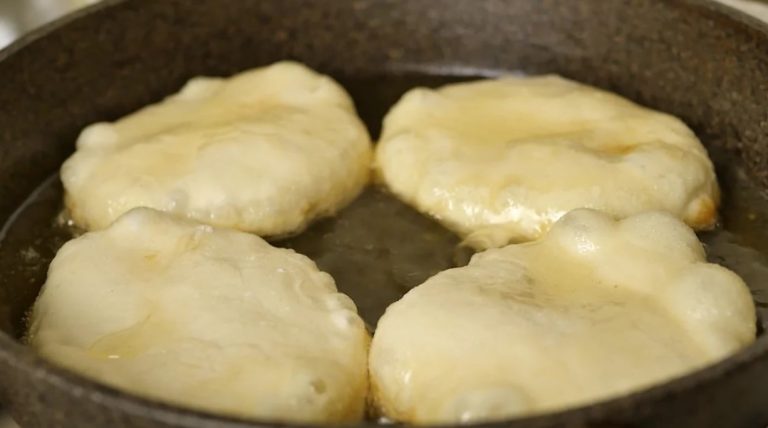 Пирожки «3 чайных ложки». Домашний рецепт без дрожжей и заморочек: 2 вида начинки!