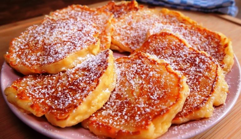 Сочные яблочные оладьи за 15 минут. Быстрый и простой рецепт завтрака!