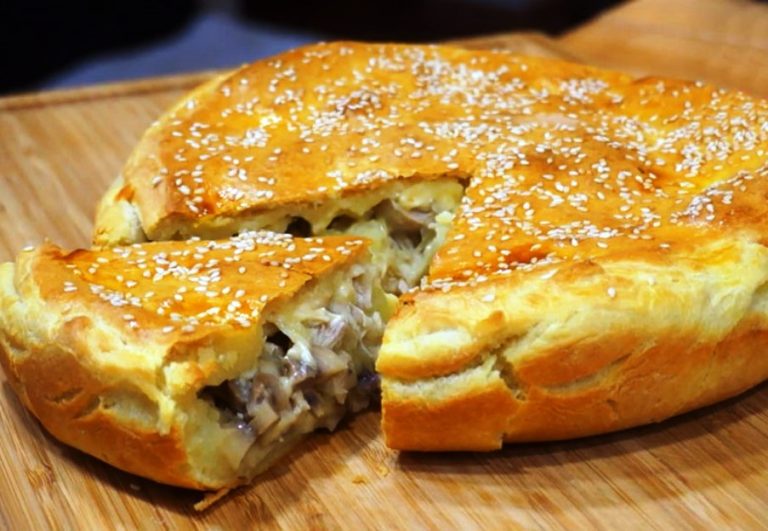 Сытный и аппетитный пирог с обалденной начинкой!