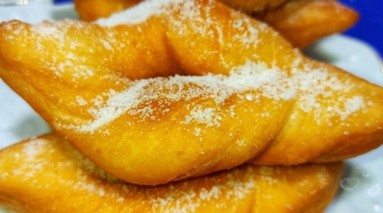 Беру 1 стакан кефира и 10 минут. Рецепт приготовления вкуснейшего хвороста!