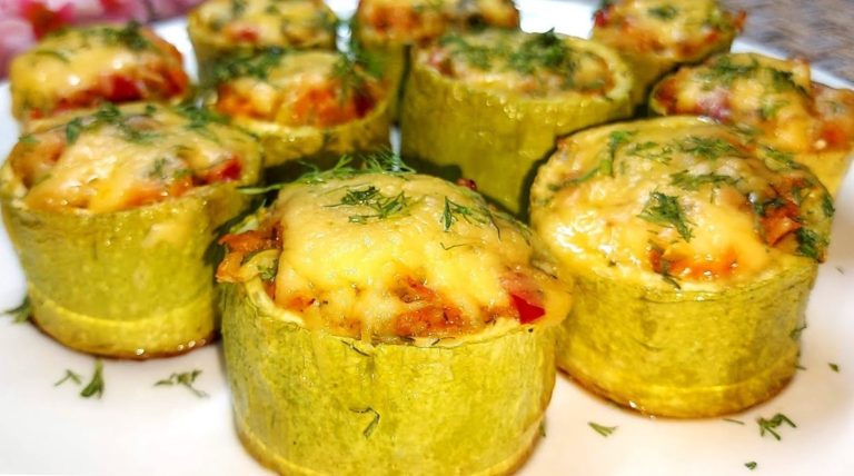 Вкусно: фаршированные кабачки, запеченные в духовке. Простой и полезный рецепт!
