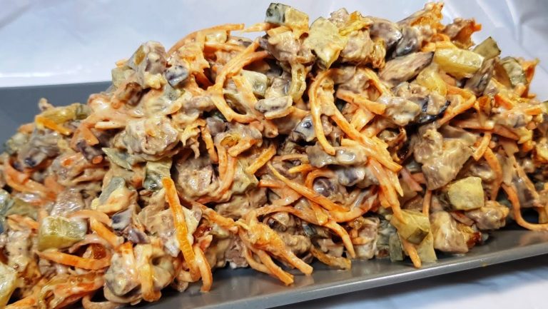 Быстрый салат на любой праздник! Салат из самых простых продуктов!