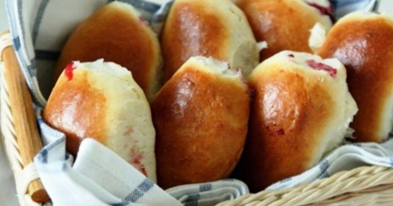 Пирожки для лентяев. Тесто мягкое, к рукам не прилипает и пирожки не разваливаются!
