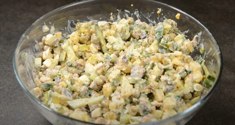 Беру банку горошка и шпроты. Новый салат из простых продуктов!