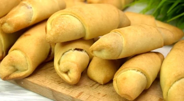 Достаточно воды и муки. Необыкновенные рогалики без молока, кефира и яиц!