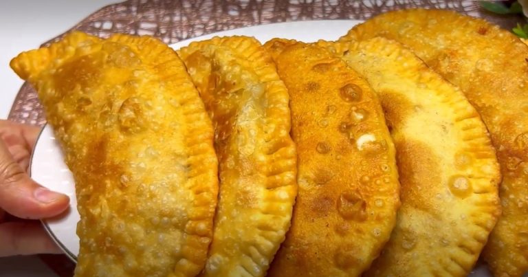 Такие вкусных чебуреков вы ещё не пробовали. Самый удачный рецепт!