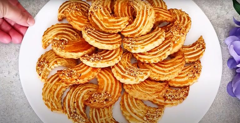 Простой рецепт вкусного печенья. Быстрый десерт: минимум ингредиентов, тают во рту!