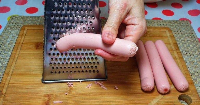 Просто натрите сосиску на терке. Пышные пирожки из кефирного теста: быстрый завтрак с начинкой!