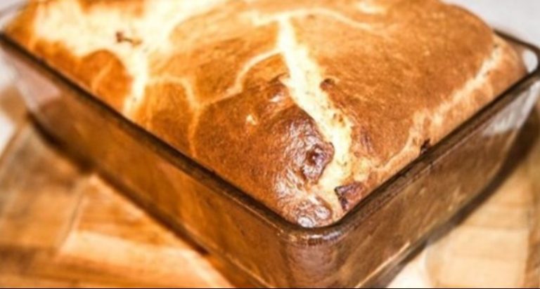 Пеку такой пирог каждые выходные. Нужные продукты всегда есть в доме!