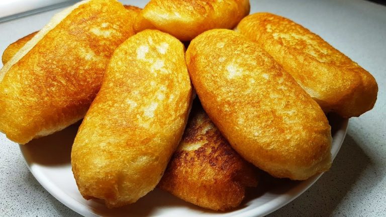 Пока все моют руки, пирожки на столе. Пирожки как пух за 5 минут!