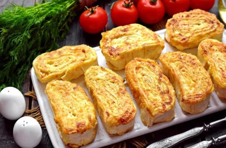 Рулет с мясным фаршем! На всех выходных – коронное блюдо нашей семьи! Дешево, вкусно и очень просто!