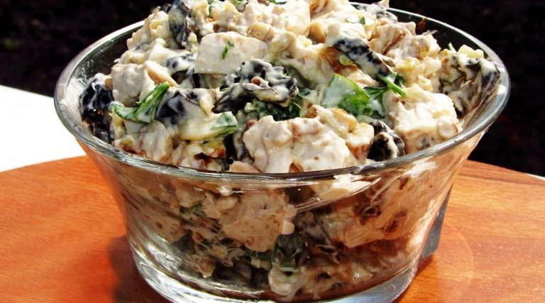 Все ищут этот рецепт. Салат с черносливом и куриным филе!