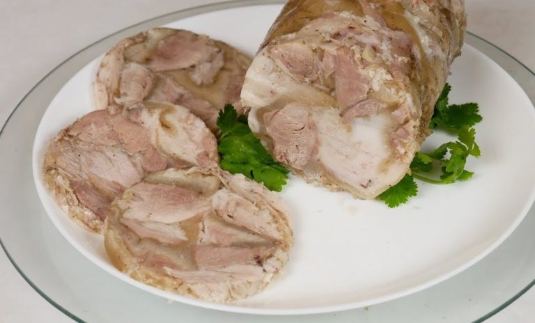 Я просто положила его в бутылку. Зельц на праздничный стол! Вкусное мясное блюдо.