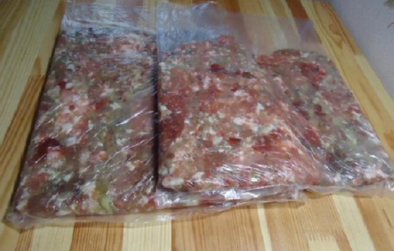 Для чего я замораживаю готовый фарш с луком, солью и перцем!