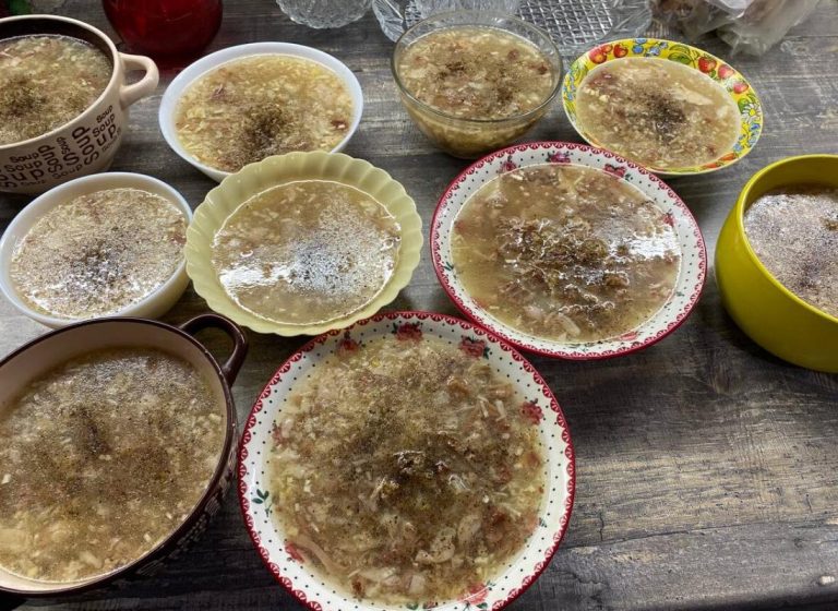 В какой момент нужно солить холодец: эту ошибку делают 80% хозяек!