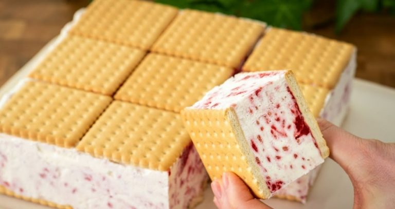 С тех пор, как у меня появился этот рецепт, мы все лето не покупали МОРОЖЕНОЕ: Это САМОЕ ВКУСНОЕ, готовится в мгновение ока