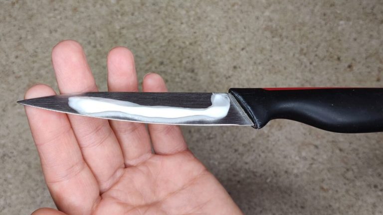 Намажьте нож зубной пастой и будете удивлены результату: делюсь хитростью!