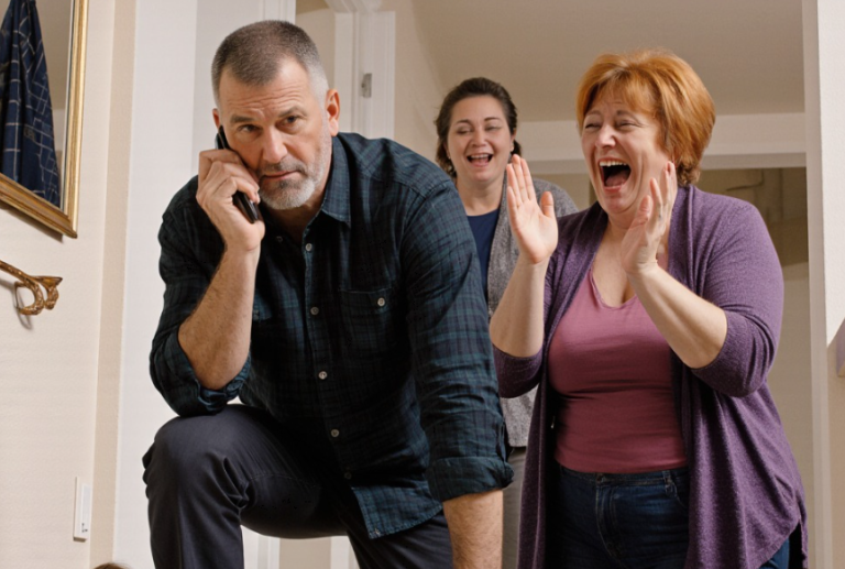 «Ты никуда не уедешь, ты нам обязана!» — кричали родители. Утром они остались без света, денег, страховок и жилья