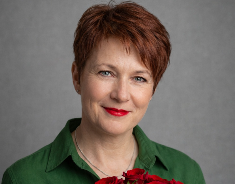 — У меня для тебя две новости, — начал Юра с загадочной улыбкой