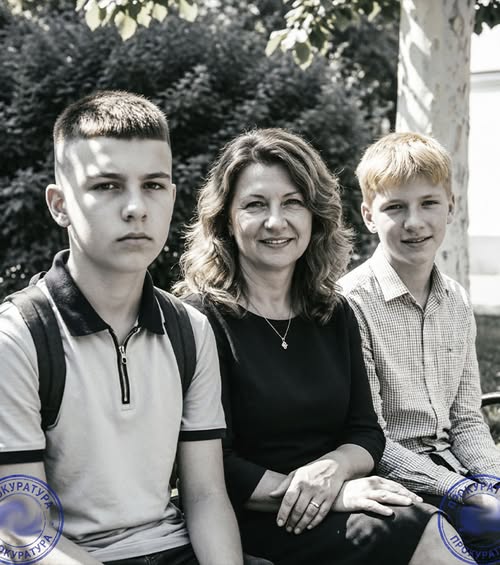 Он любил её больше жизни, пока не узнал страшную правду: его семья избила девушку. С этого момента у него не было родных — только жажда мести. 1991 год