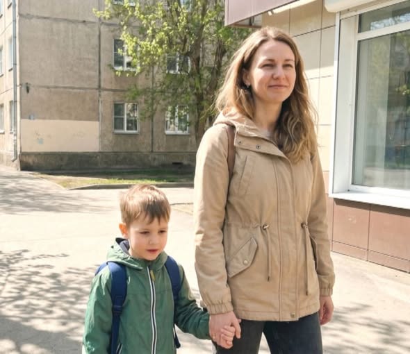 Зачем бывший муж три дня прятался в квартире за плотными шторами.😲😲
