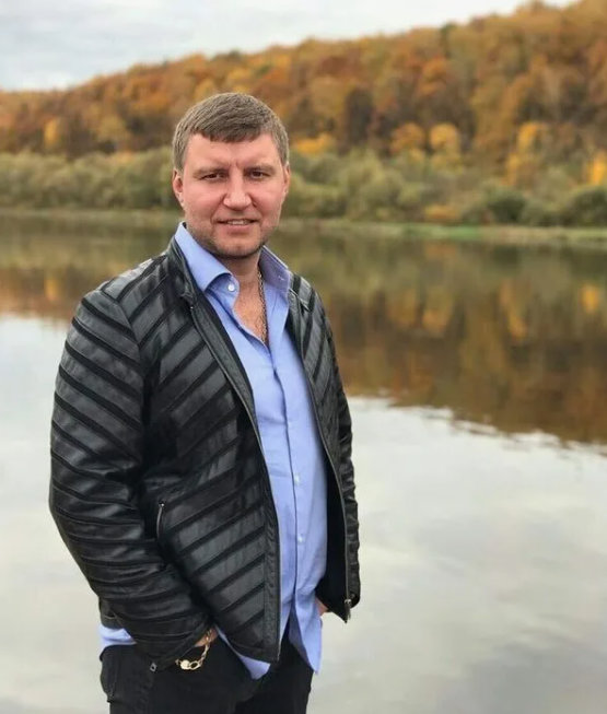 «Давай продадим твою дачу, моему сыну нужнее»: заявил ухажер через месяц знакомства. Пришлось устроить ему холодный душ из реальности