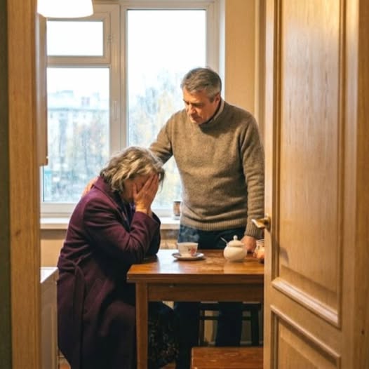 Заскочив домой всего на мгновение, Вера с удивлением узнала в прихожей пальто бывшей руководительницы мужа…🧐🧐🧐