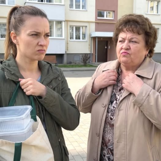 — Тебе для родни тарелки супа жалко, эгоистка?!🤨🤨🤨