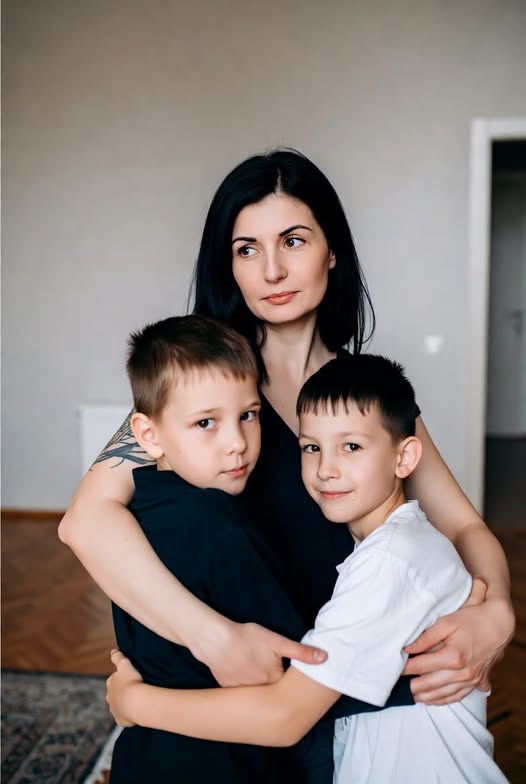 Она нам не сестра!